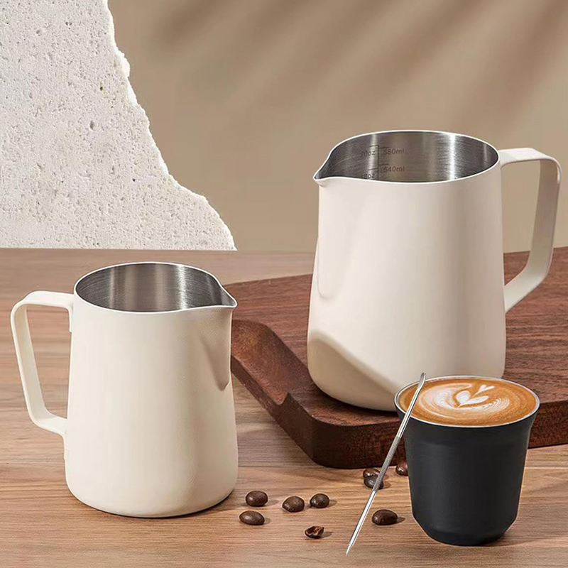스테인리스 스틸 재질의 우유 주전자, 계량 기능 및 라 - Barista Milk Jug 리뷰 및 가격